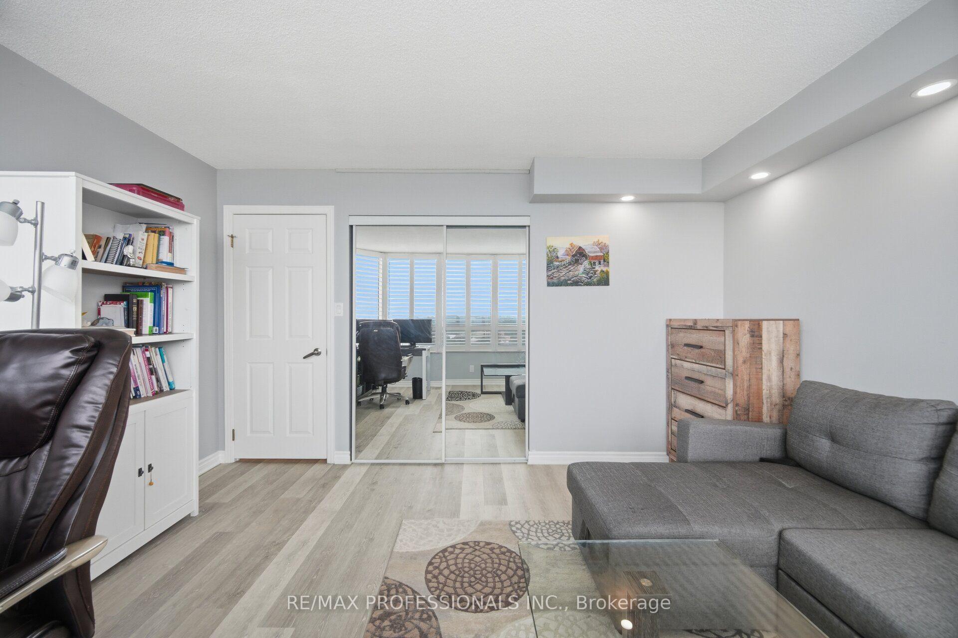 Photo 9 of Unit 1411, 1 Aberfoyle Crescent, Etobicoke, Islington-City Centre West — HOMEH