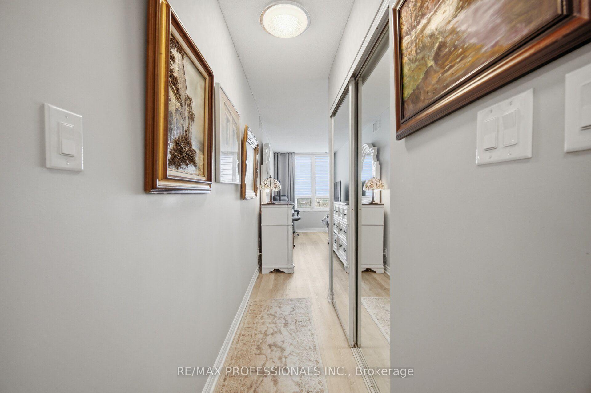 Photo 11 of Unit 1411, 1 Aberfoyle Crescent, Etobicoke, Islington-City Centre West — HOMEH