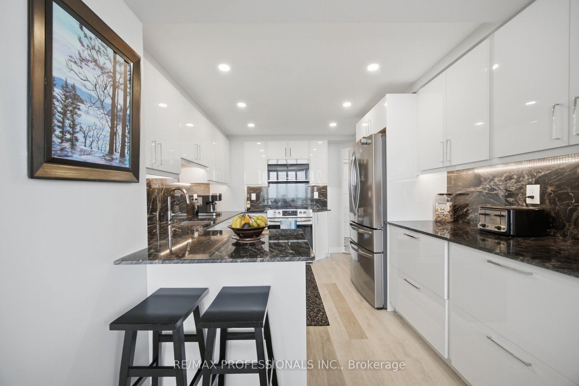 Photo 26 of Unit 1411, 1 Aberfoyle Crescent, Etobicoke, Islington-City Centre West — HOMEH