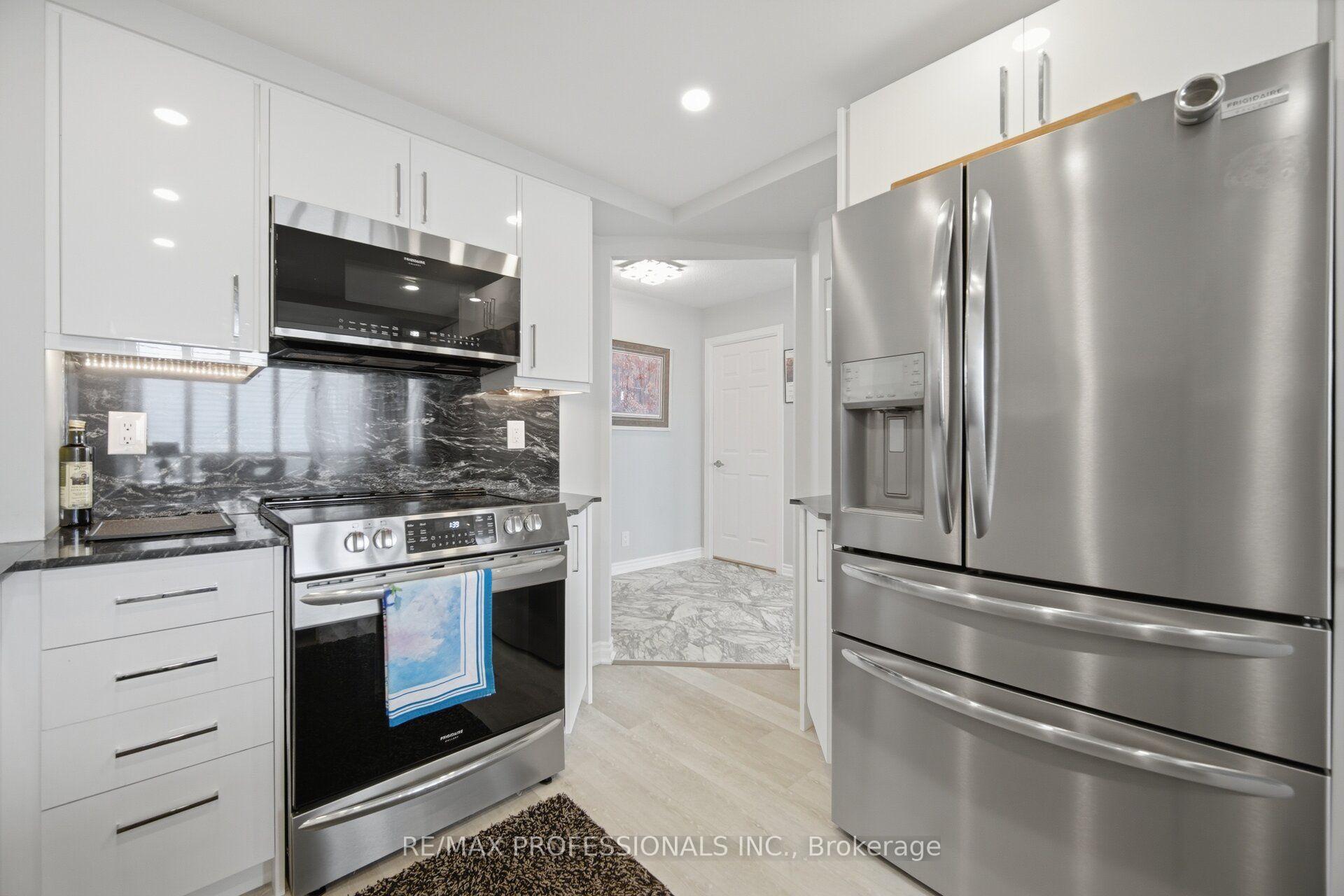 Photo 30 of Unit 1411, 1 Aberfoyle Crescent, Etobicoke, Islington-City Centre West — HOMEH