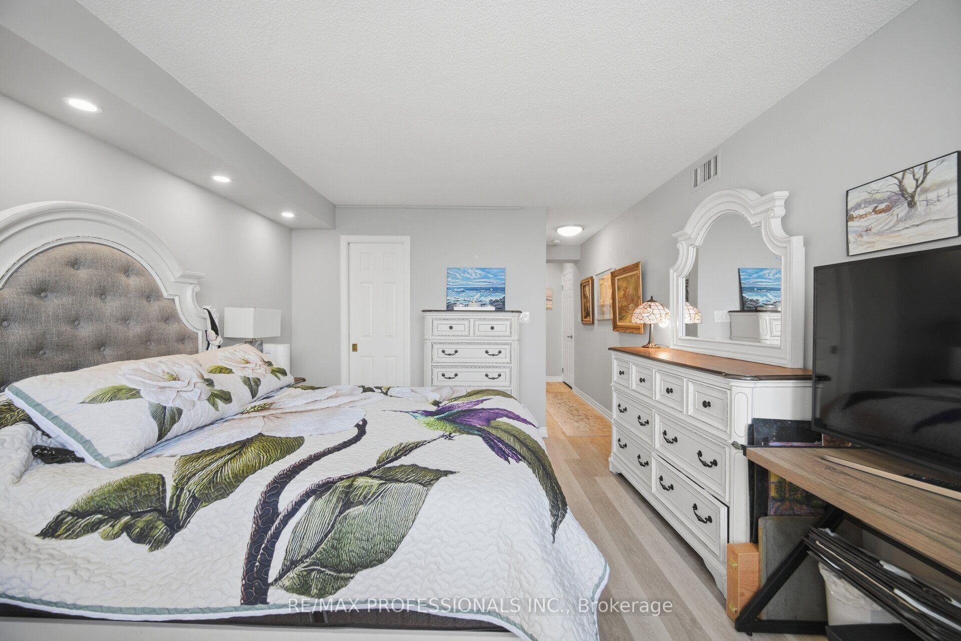 Photo 35 of Unit 1411, 1 Aberfoyle Crescent, Etobicoke, Islington-City Centre West — HOMEH