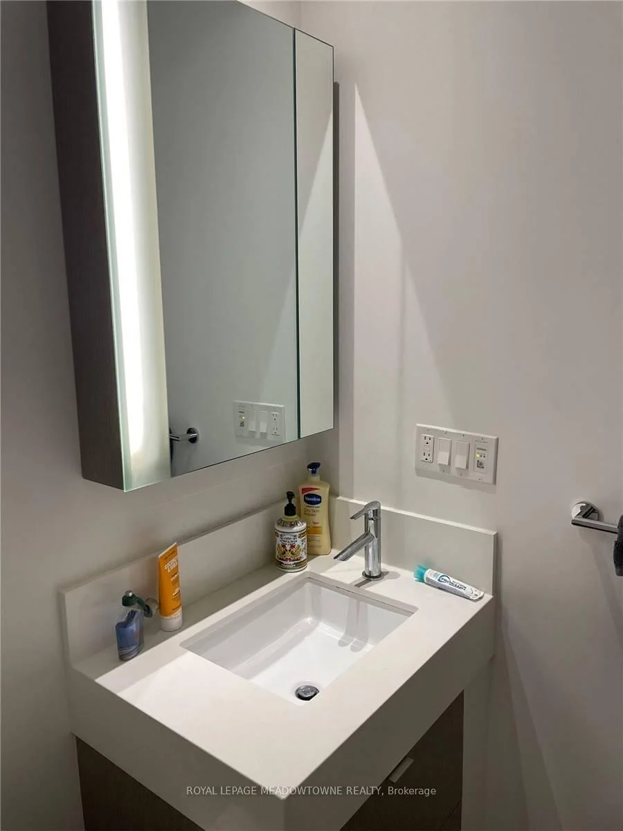 Photo 13 of Unit 5404, 10 York Street, Toronto, Waterfront Communities — HOMEH