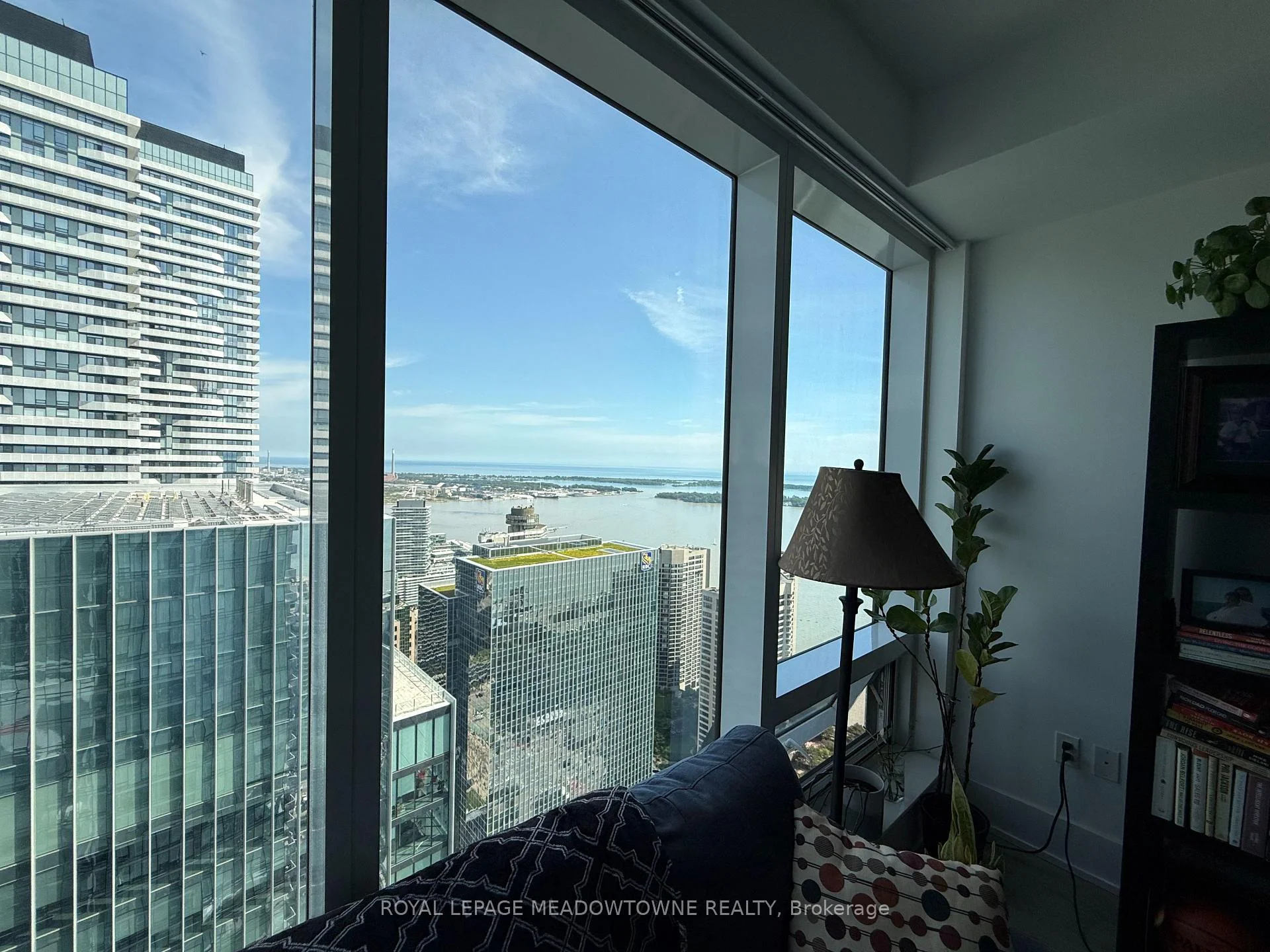 Photo 25 of Unit 5404, 10 York Street, Toronto, Waterfront Communities — HOMEH