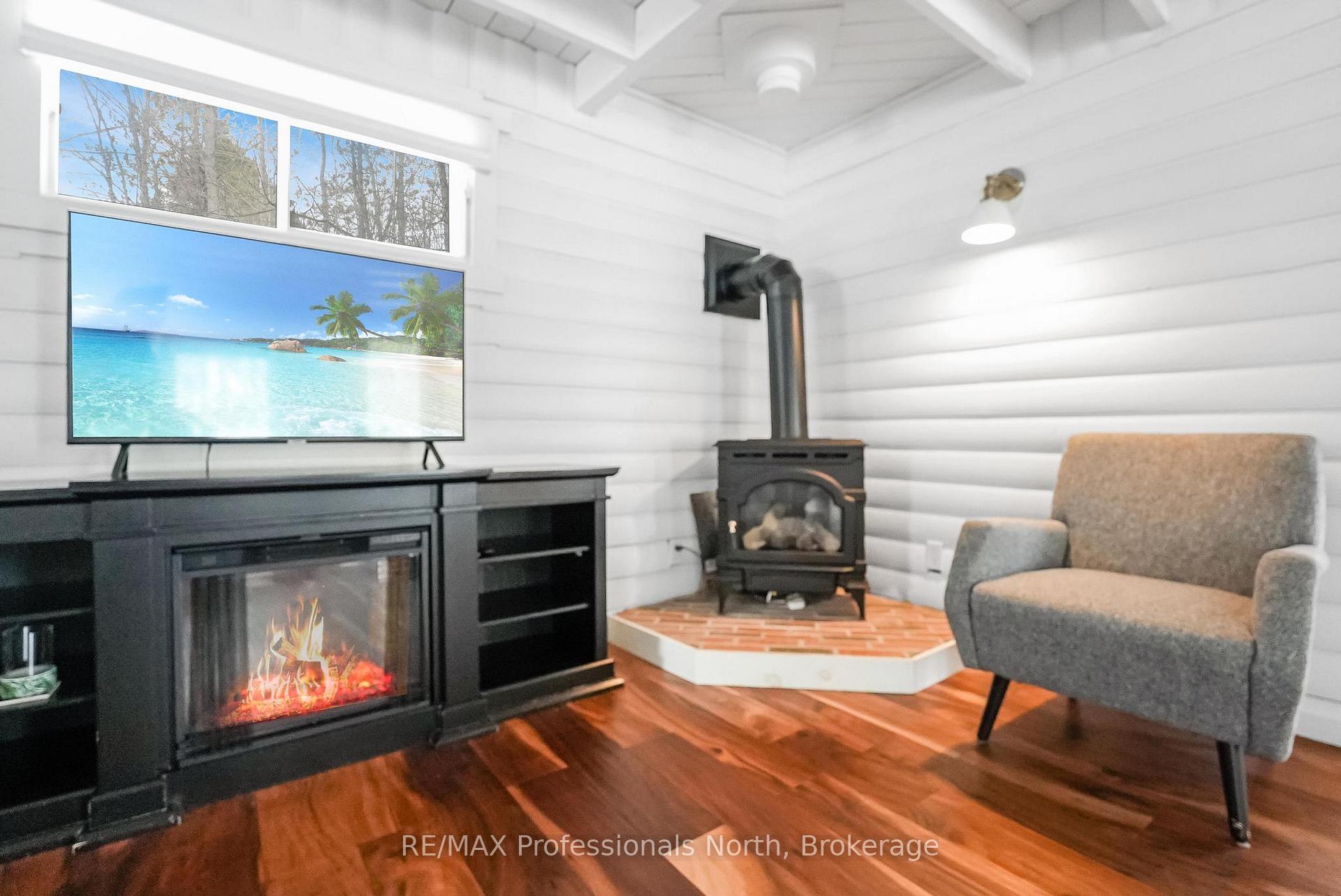 Photo 10 of 1044 Shanahan Trail, Minden Hills, Minden — HOMEH