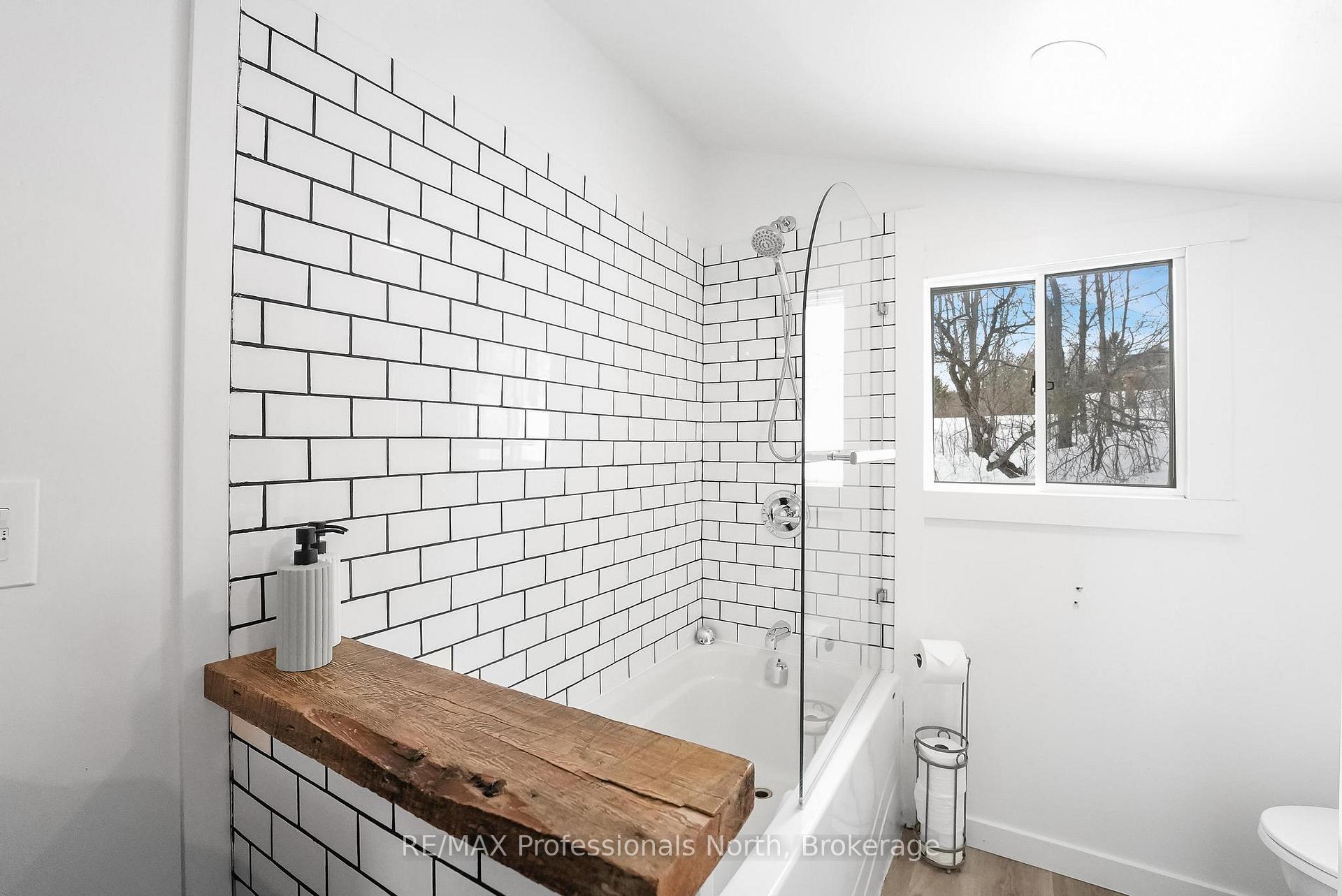 Photo 21 of 1044 Shanahan Trail, Minden Hills, Minden — HOMEH