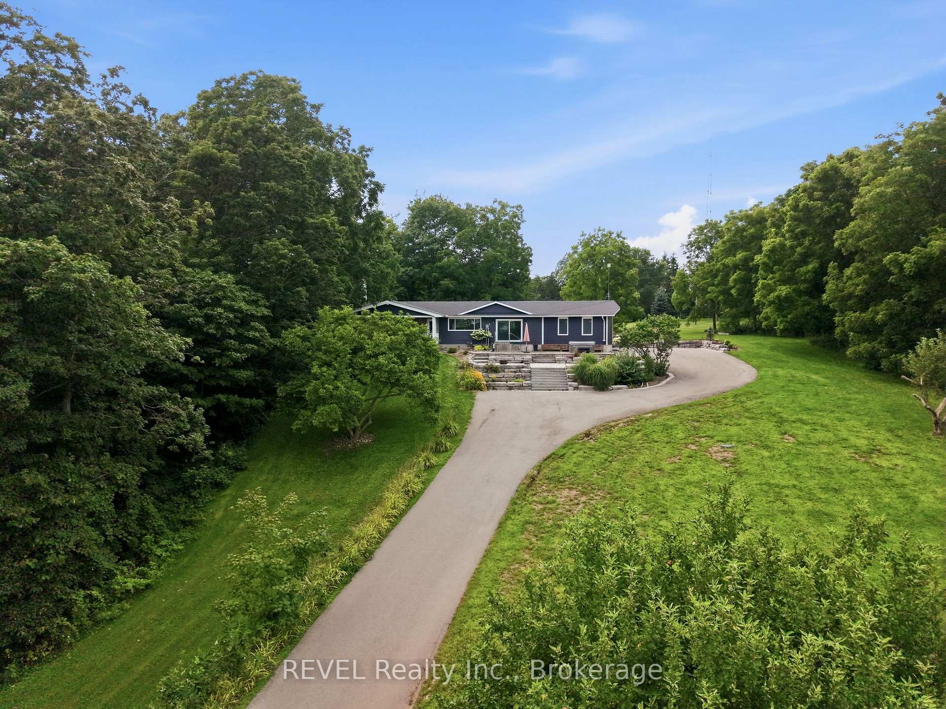 Photo 3 of 4030 Mountainview Road, Lincoln, Beamsville — HOMEH