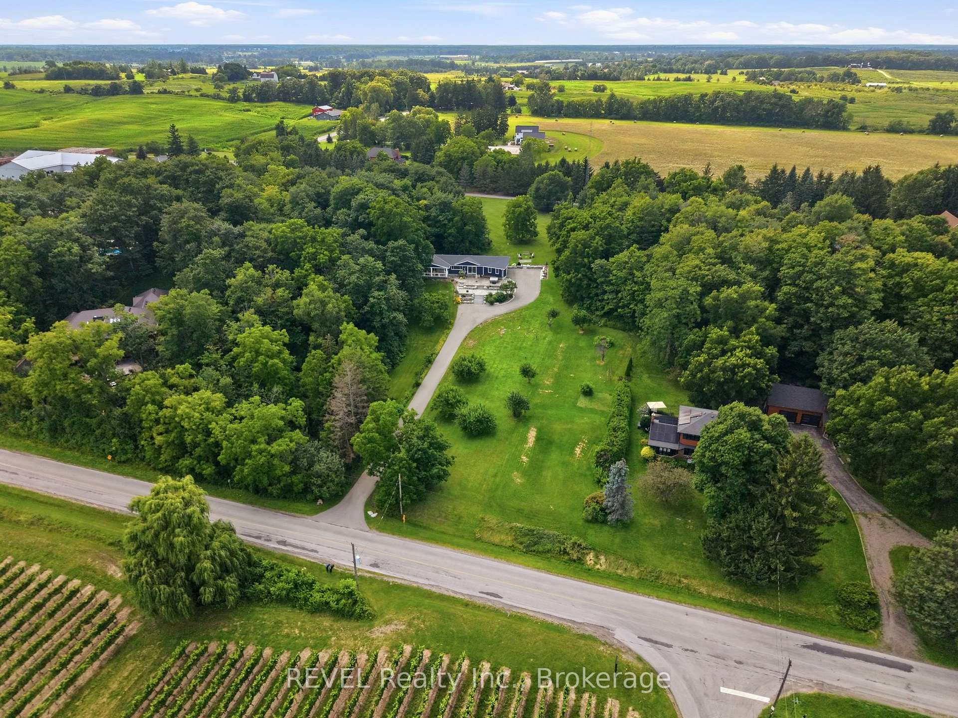 Photo 24 of 4030 Mountainview Road, Lincoln, Beamsville — HOMEH