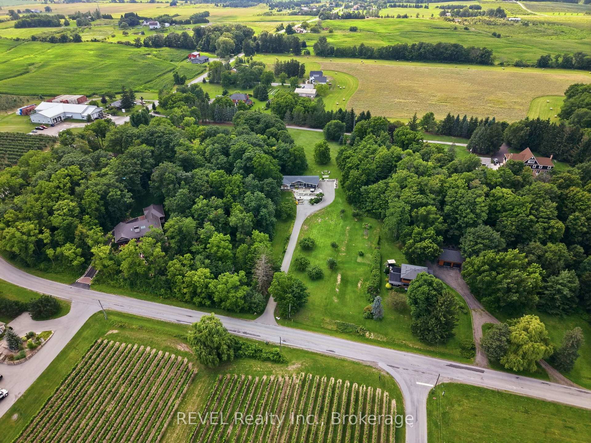 Photo 25 of 4030 Mountainview Road, Lincoln, Beamsville — HOMEH