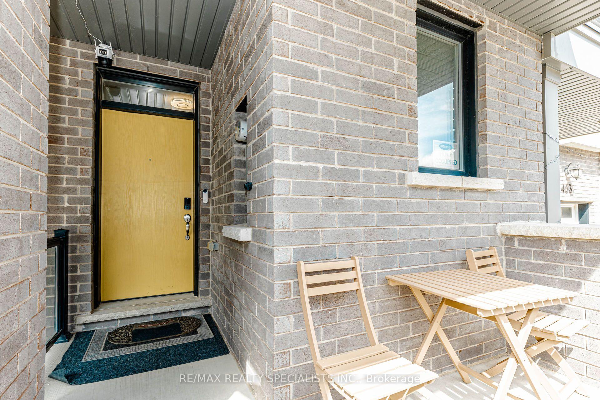 Photo 2 of 455 Gordon Krantz Avenue, Milton, Ford — HOMEH