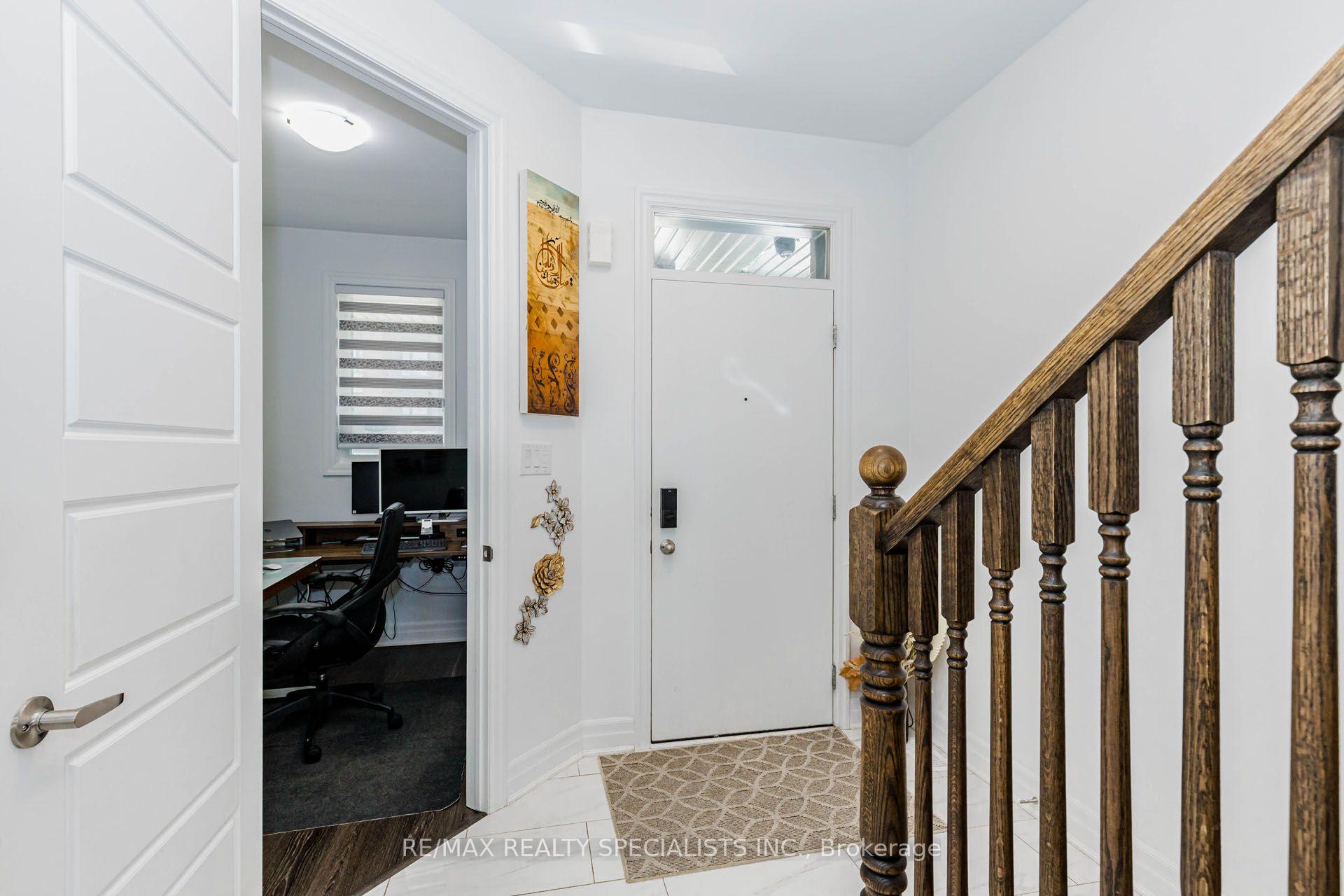 Photo 3 of 455 Gordon Krantz Avenue, Milton, Ford — HOMEH