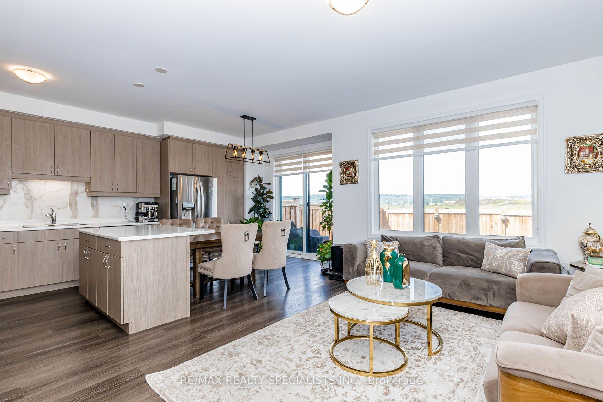 Photo 7 of 455 Gordon Krantz Avenue, Milton, Ford — HOMEH