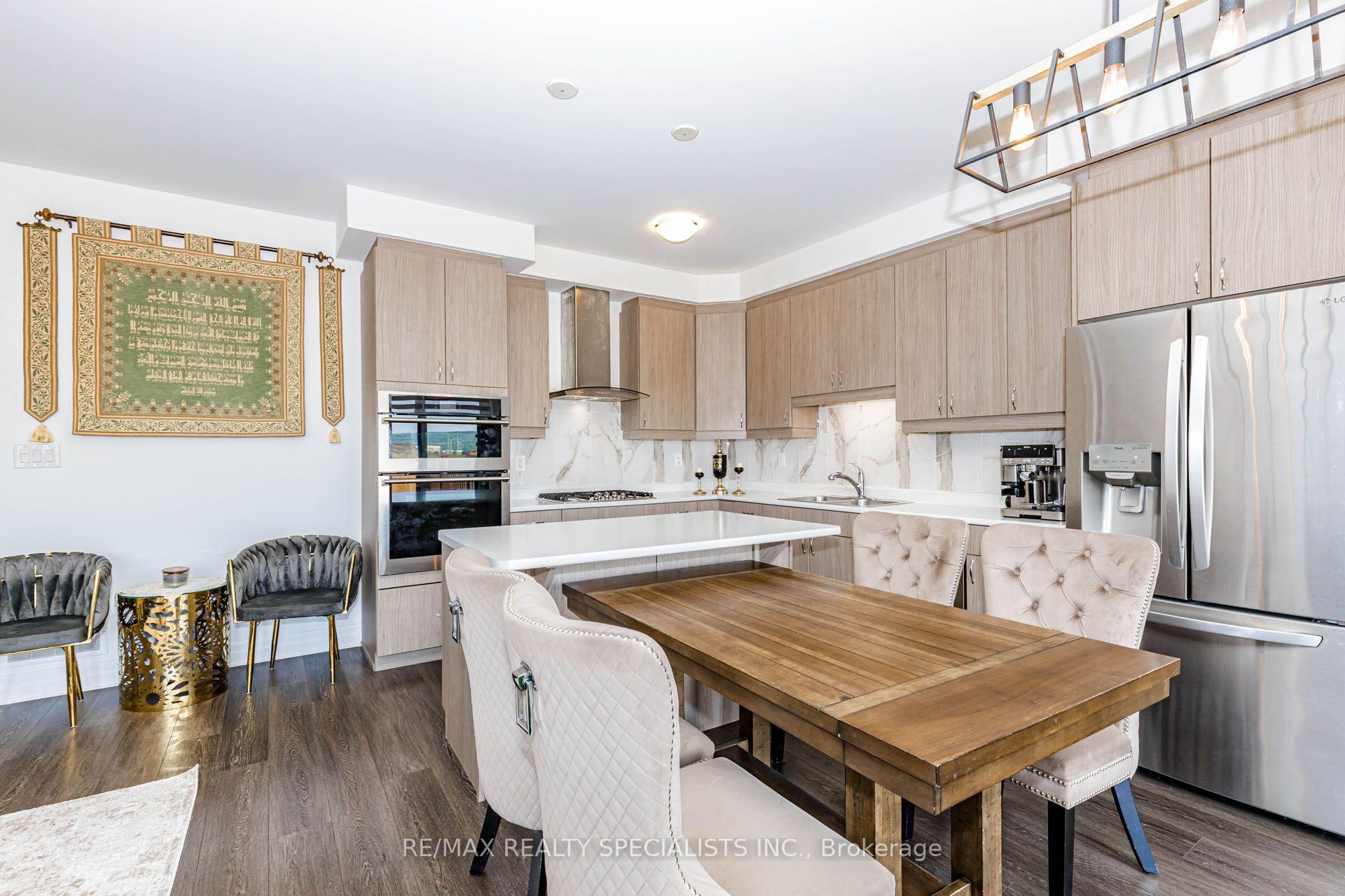 Photo 12 of 455 Gordon Krantz Avenue, Milton, Ford — HOMEH