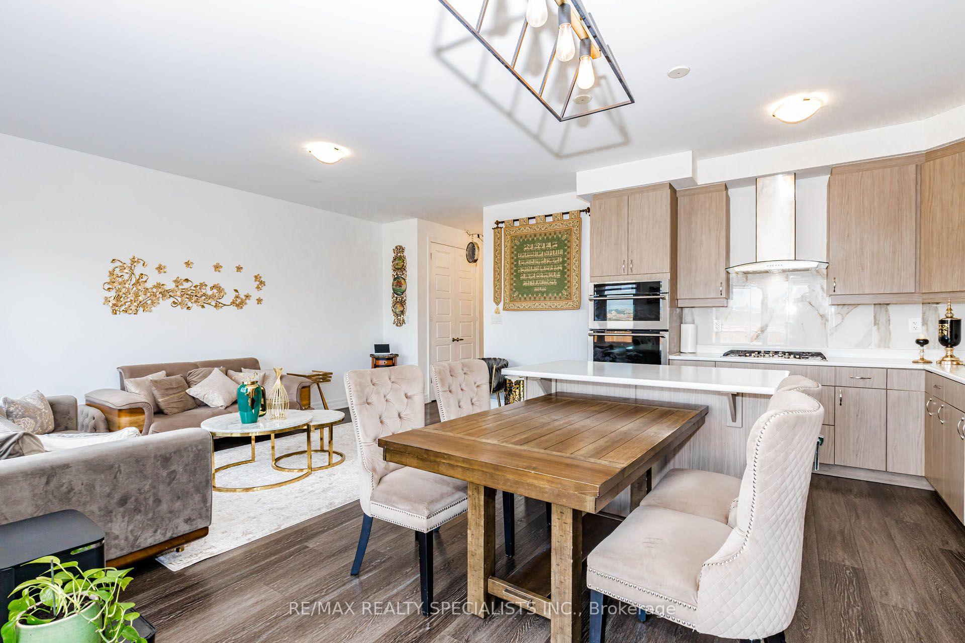 Photo 13 of 455 Gordon Krantz Avenue, Milton, Ford — HOMEH