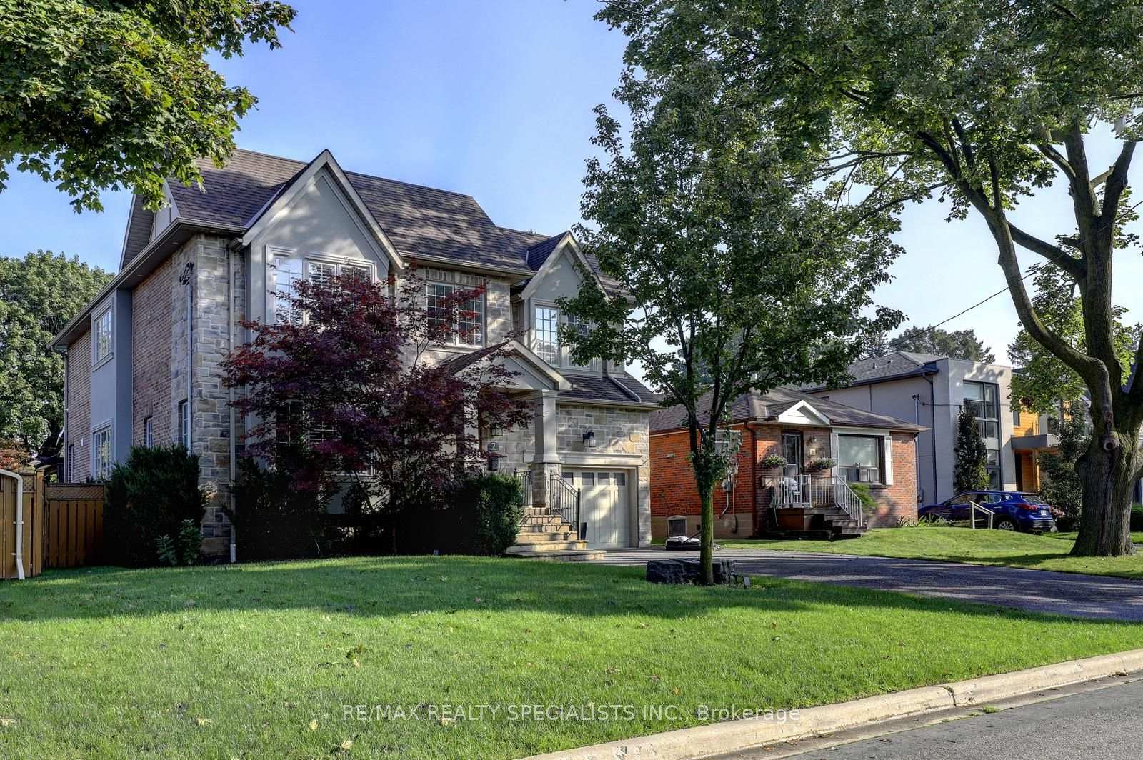 Photo 2 of 7 Fairlin Drive, Etobicoke, Islington-City Centre West — HOMEH