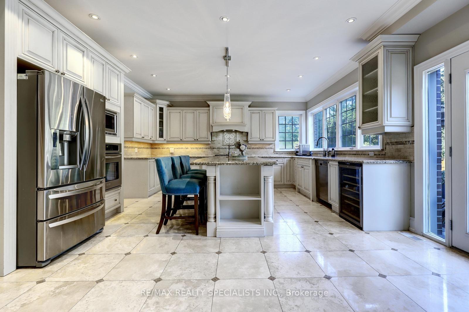 Photo 10 of 7 Fairlin Drive, Etobicoke, Islington-City Centre West — HOMEH