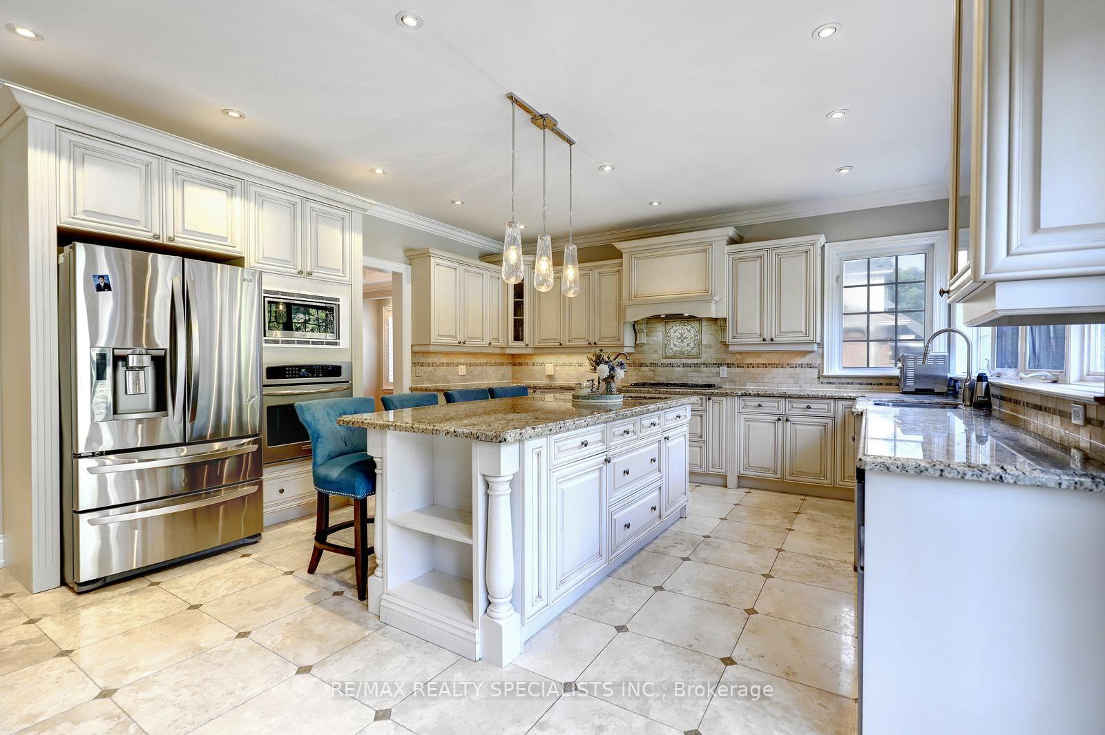Photo 12 of 7 Fairlin Drive, Etobicoke, Islington-City Centre West — HOMEH