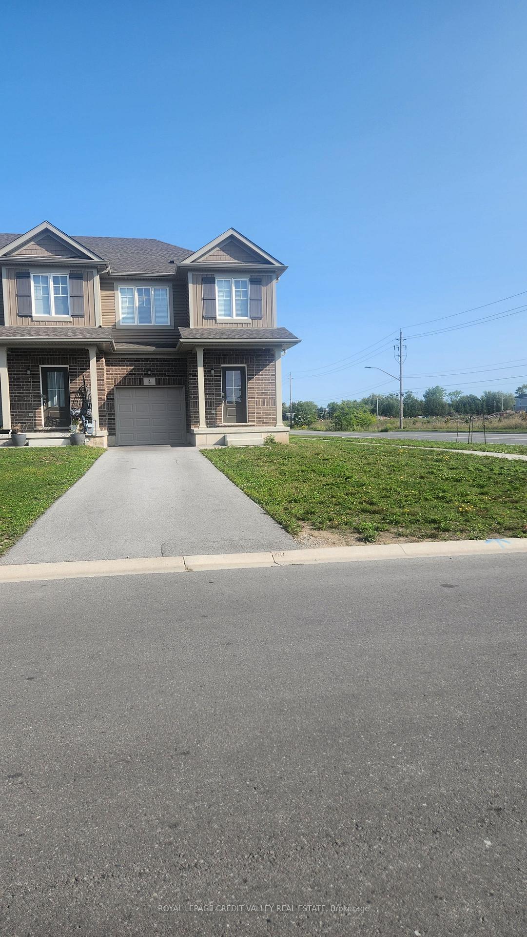 Photo 2 of 4 Sycamore Street, Welland, West Welland — HOMEH