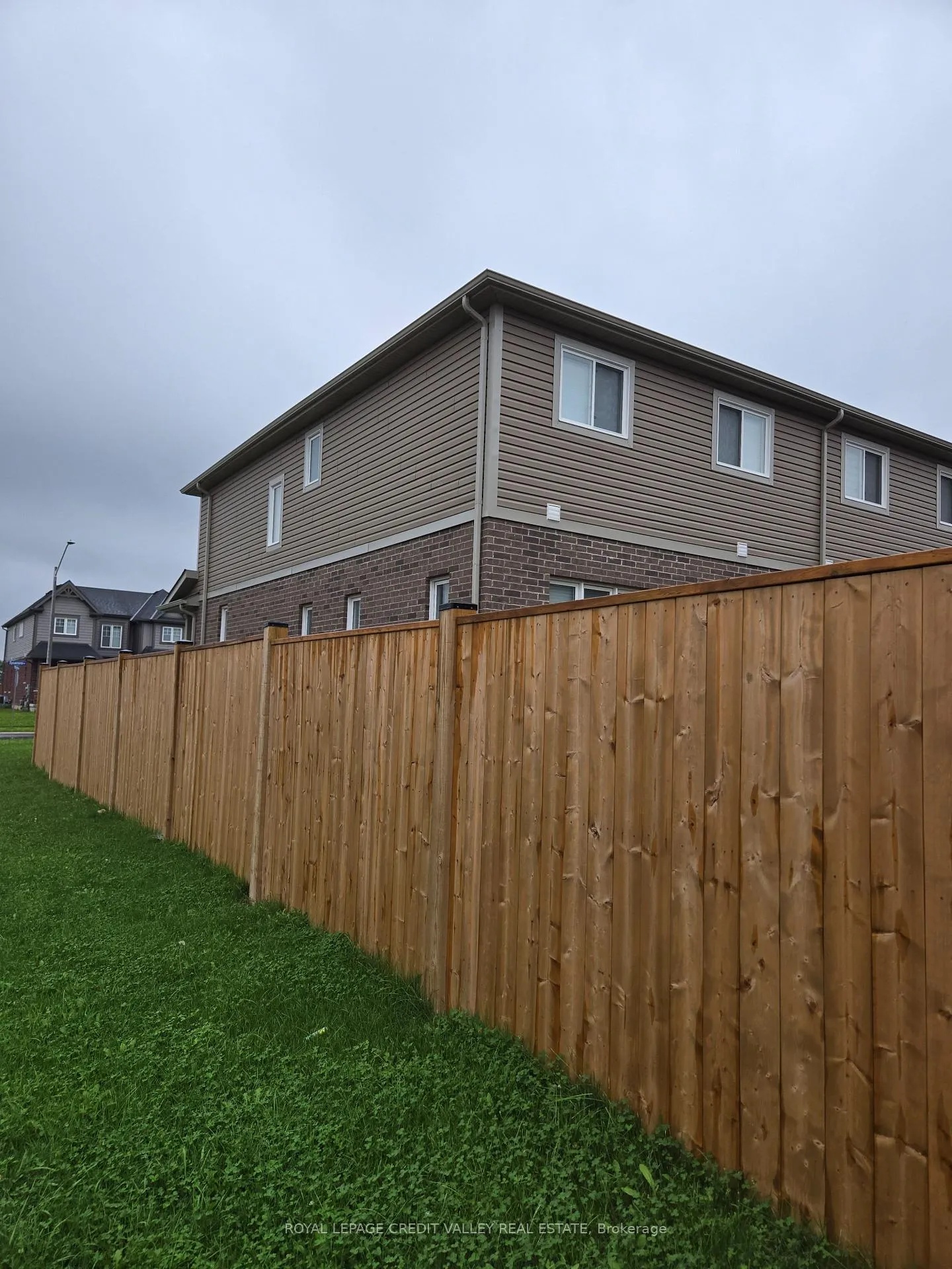 Photo 3 of 4 Sycamore Street, Welland, West Welland — HOMEH