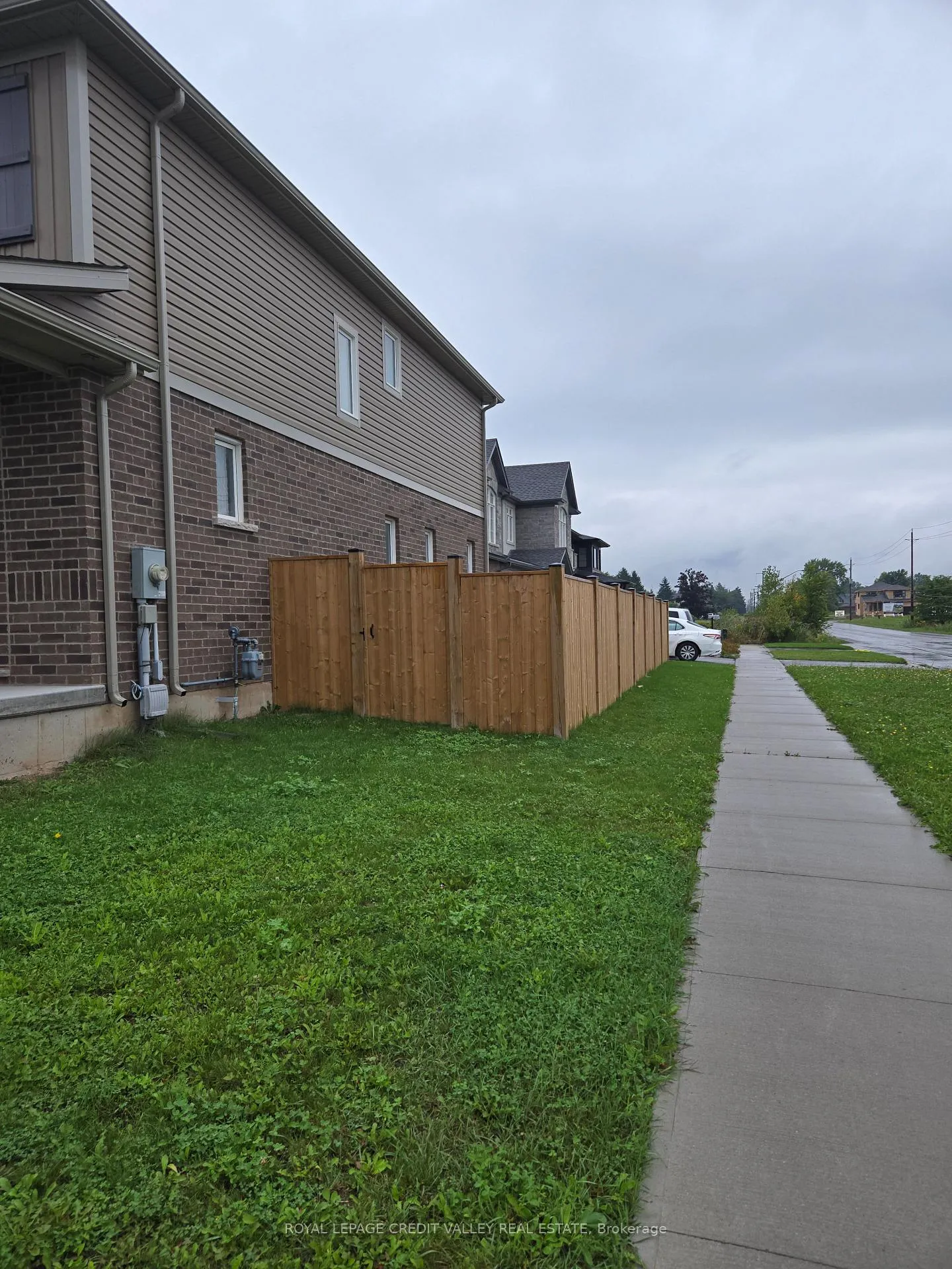 Photo 4 of 4 Sycamore Street, Welland, West Welland — HOMEH