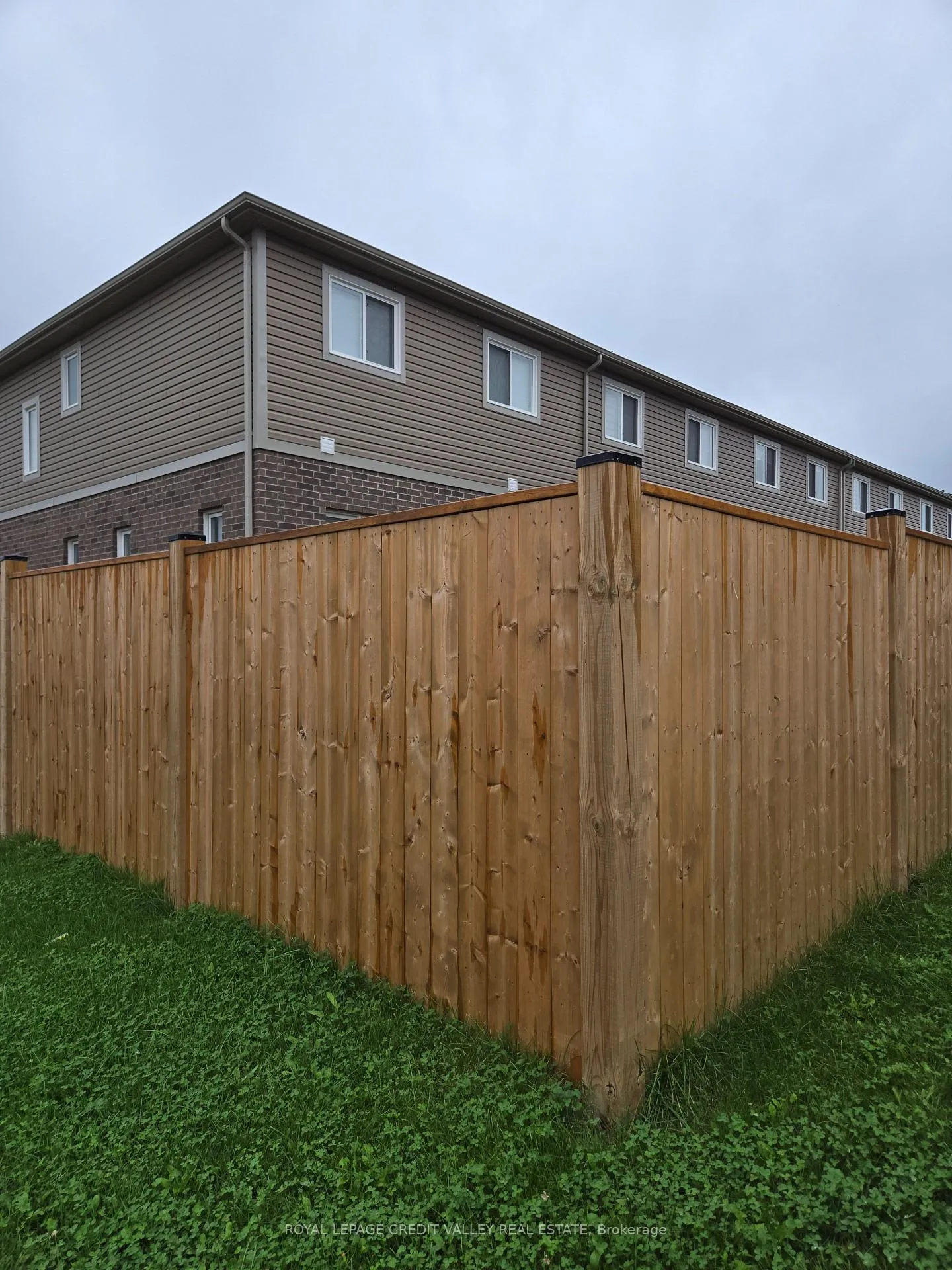 Photo 6 of 4 Sycamore Street, Welland, West Welland — HOMEH
