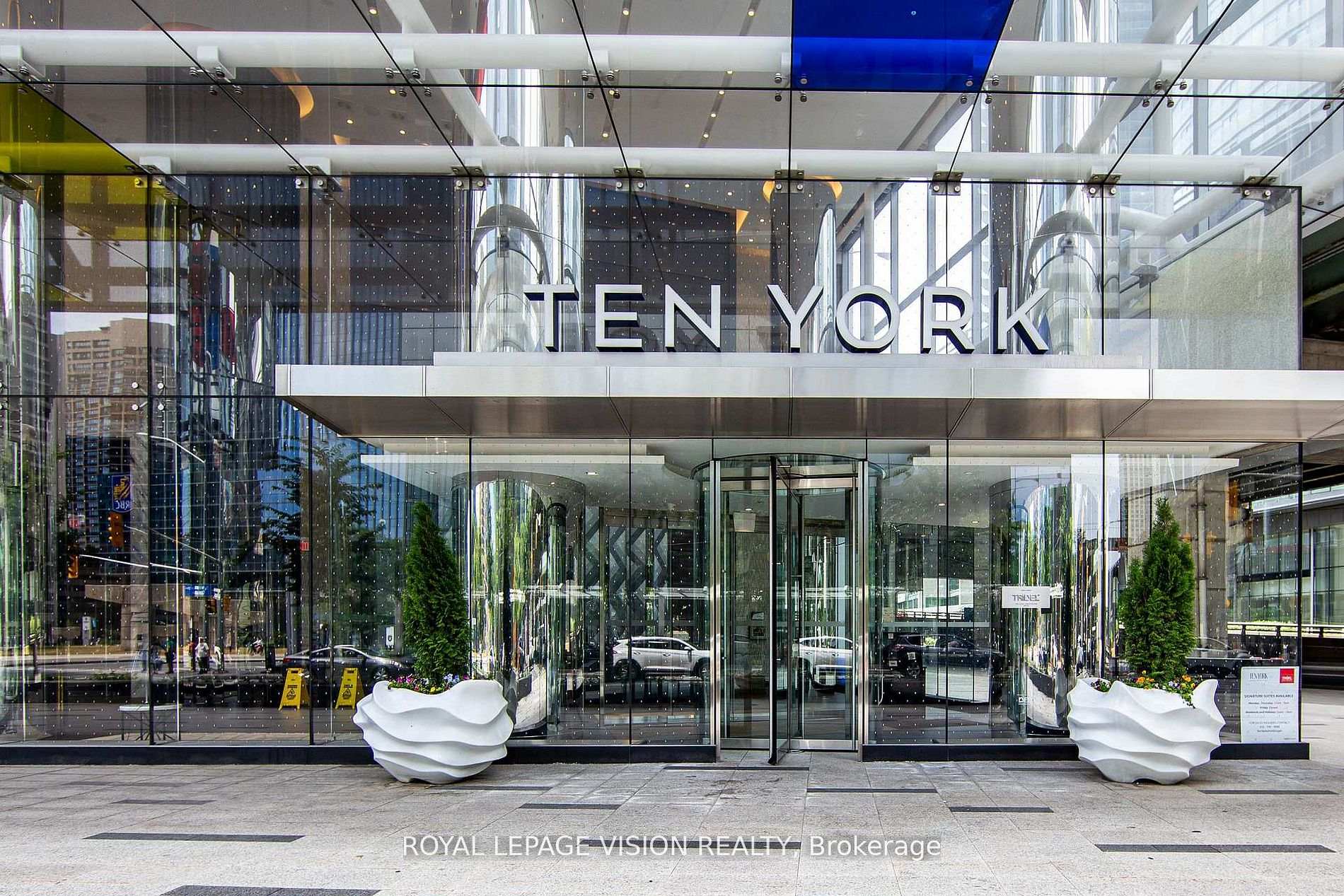 Photo 1 of Unit 5813, 10 York Street, Toronto, Waterfront Communities — HOMEH