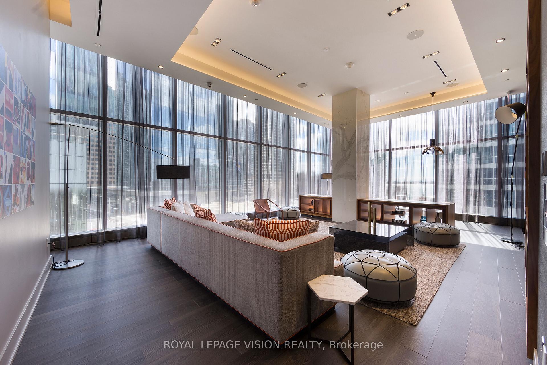 Photo 10 of Unit 5813, 10 York Street, Toronto, Waterfront Communities — HOMEH