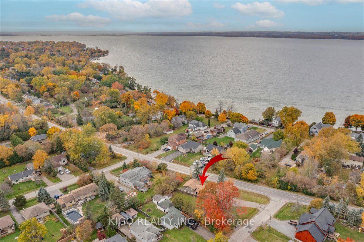 Photo 1 of Unit Upper, 5 Evelyn Avenue, Georgina, Historic Lakeshore Communities — HOMEH