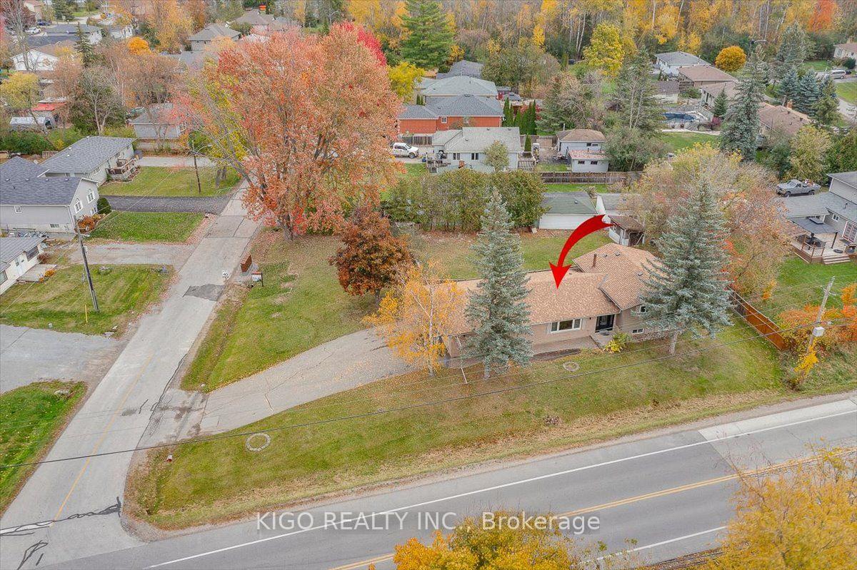 Photo 4 of Unit Upper, 5 Evelyn Avenue, Georgina, Historic Lakeshore Communities — HOMEH