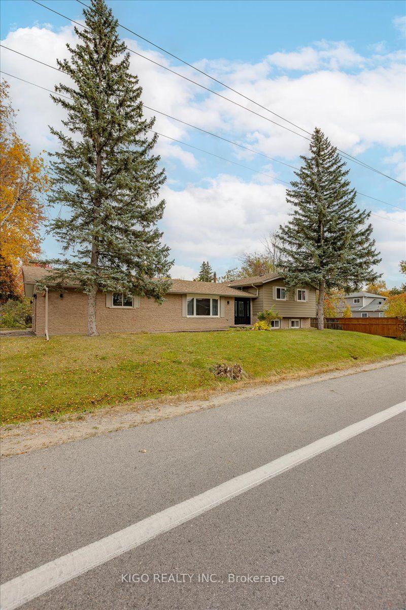 Photo 6 of Unit Upper, 5 Evelyn Avenue, Georgina, Historic Lakeshore Communities — HOMEH