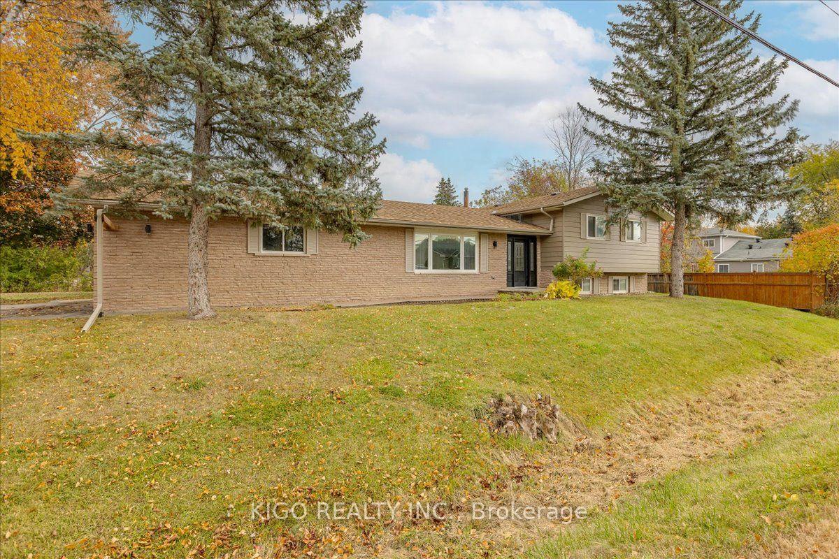 Photo 7 of Unit Upper, 5 Evelyn Avenue, Georgina, Historic Lakeshore Communities — HOMEH