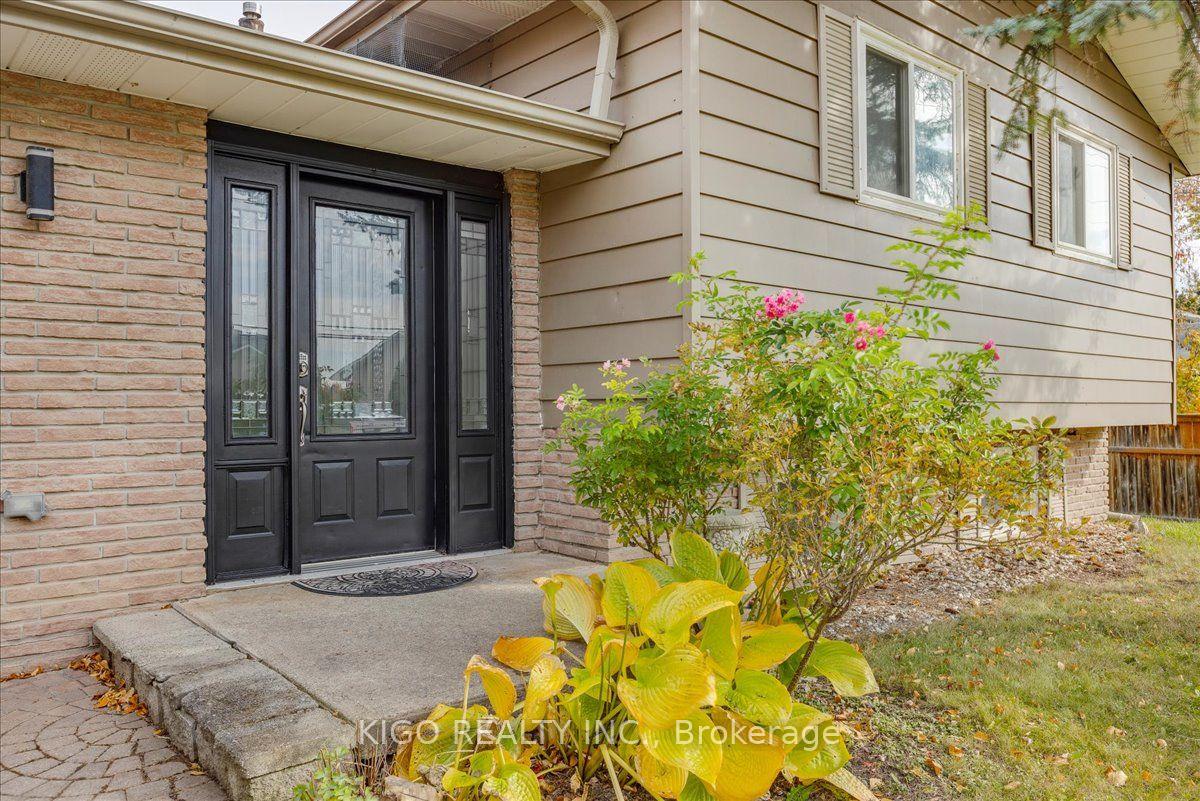 Photo 8 of Unit Upper, 5 Evelyn Avenue, Georgina, Historic Lakeshore Communities — HOMEH