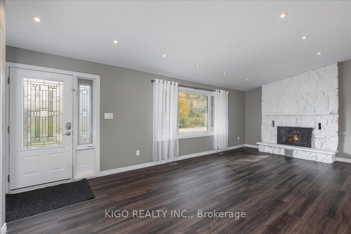 Photo 12 of Unit Upper, 5 Evelyn Avenue, Georgina, Historic Lakeshore Communities — HOMEH