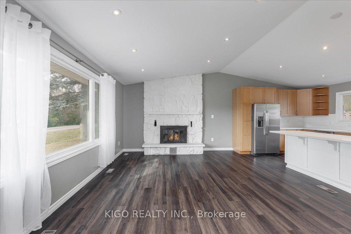 Photo 13 of Unit Upper, 5 Evelyn Avenue, Georgina, Historic Lakeshore Communities — HOMEH