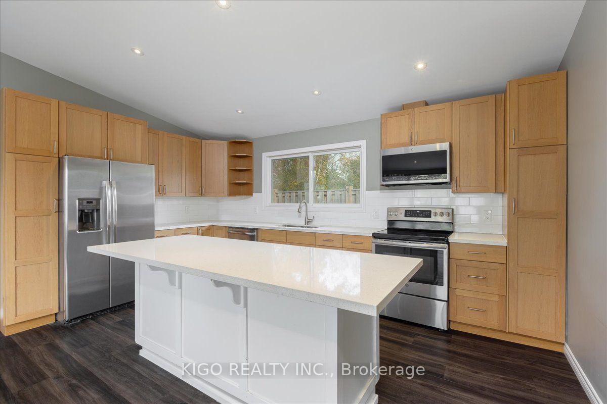 Photo 15 of Unit Upper, 5 Evelyn Avenue, Georgina, Historic Lakeshore Communities — HOMEH