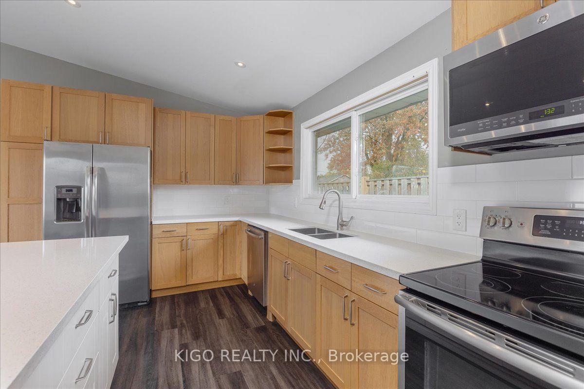 Photo 16 of Unit Upper, 5 Evelyn Avenue, Georgina, Historic Lakeshore Communities — HOMEH