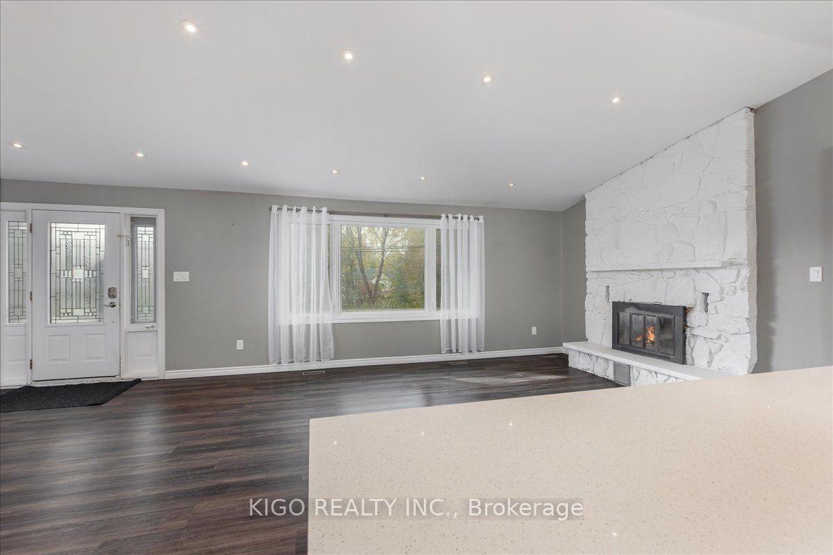 Photo 17 of Unit Upper, 5 Evelyn Avenue, Georgina, Historic Lakeshore Communities — HOMEH