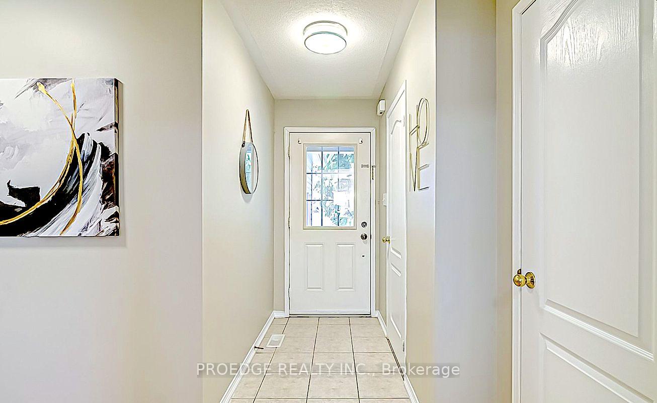 Photo 2 of 57 Aldonschool Court, Ajax, South East — HOMEH