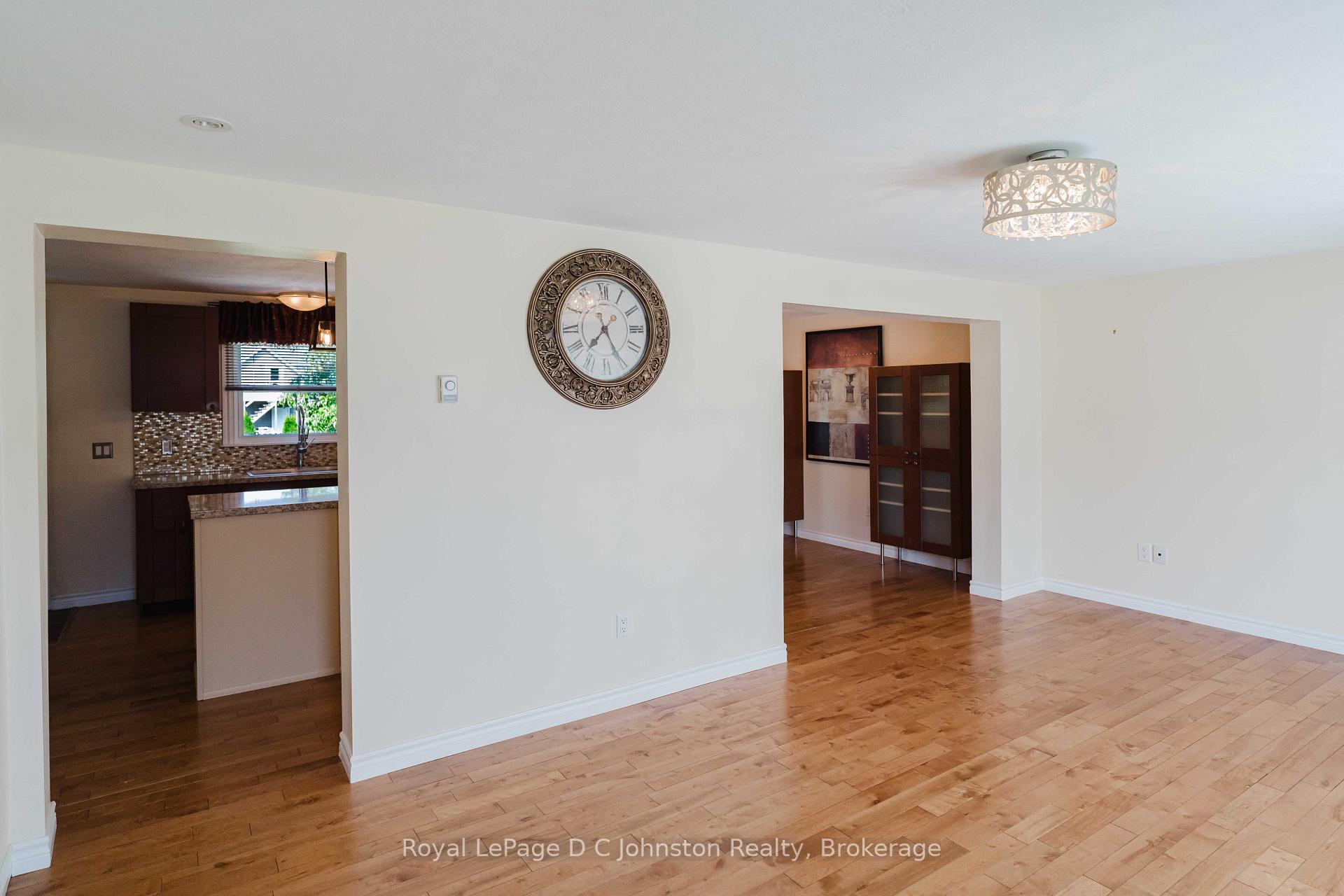 Photo 5 of 19 Smith Street, Kincardine — HOMEH