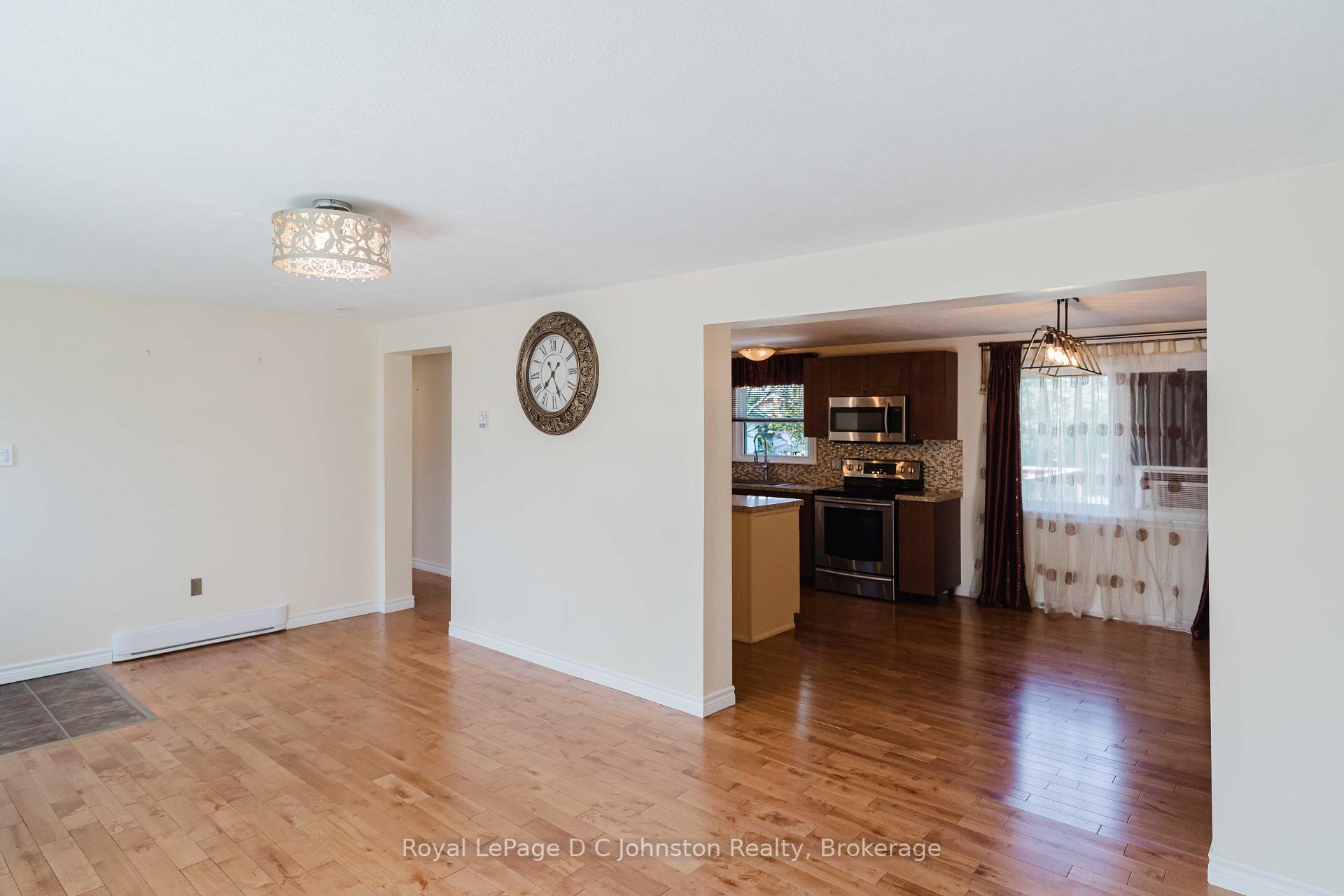 Photo 6 of 19 Smith Street, Kincardine — HOMEH