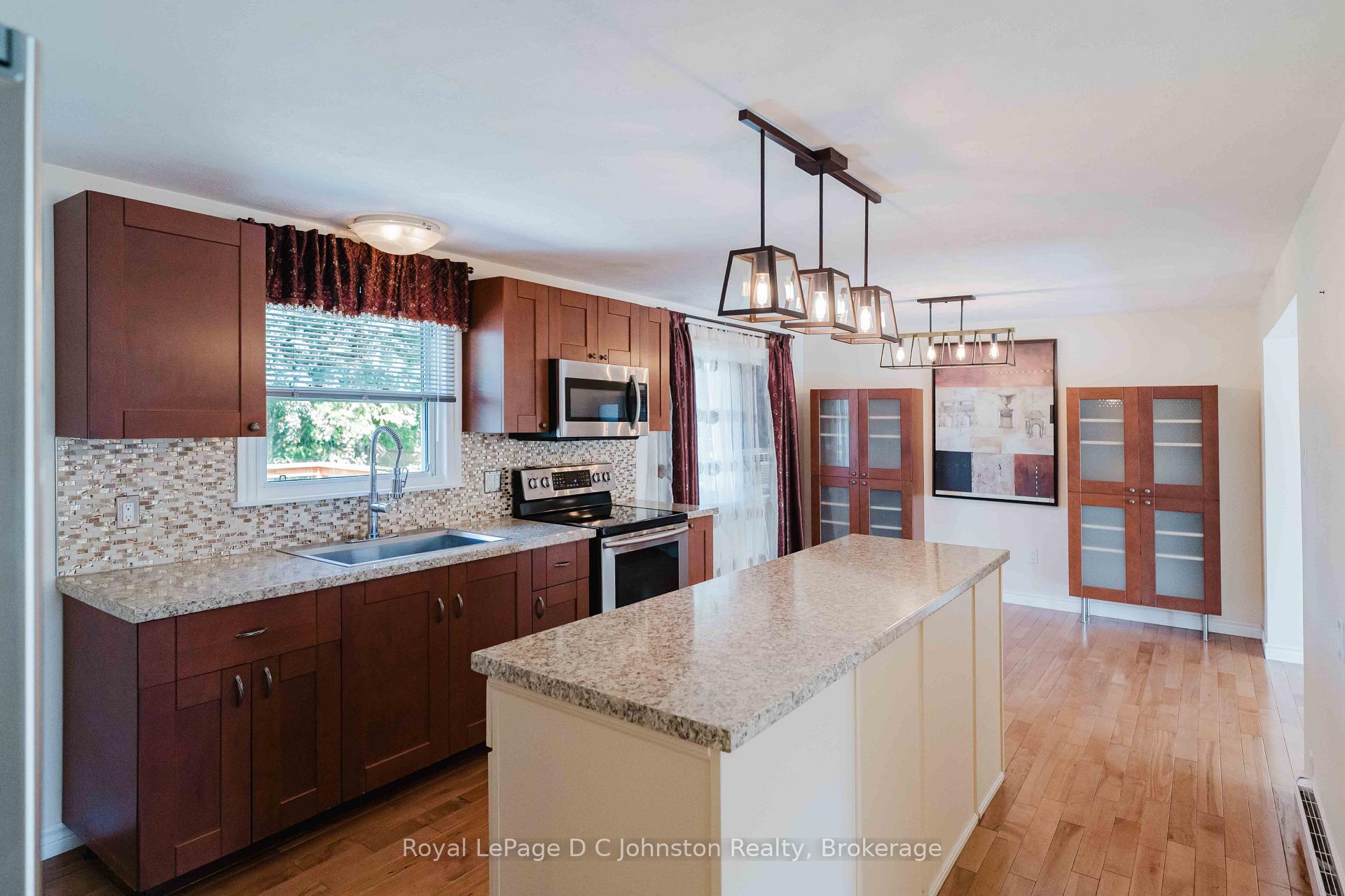 Photo 11 of 19 Smith Street, Kincardine — HOMEH