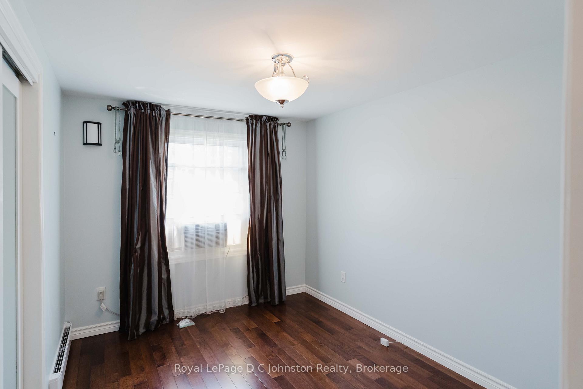 Photo 13 of 19 Smith Street, Kincardine — HOMEH
