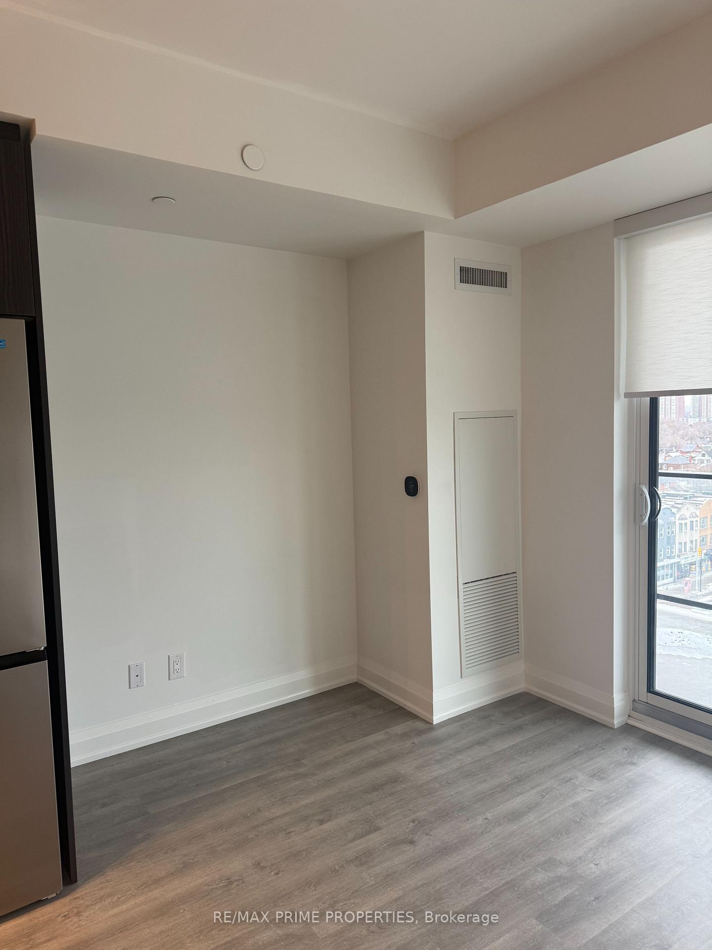 Photo 11 of Unit 807, 2369 Danforth Avenue, Toronto, East End-Danforth — HOMEH