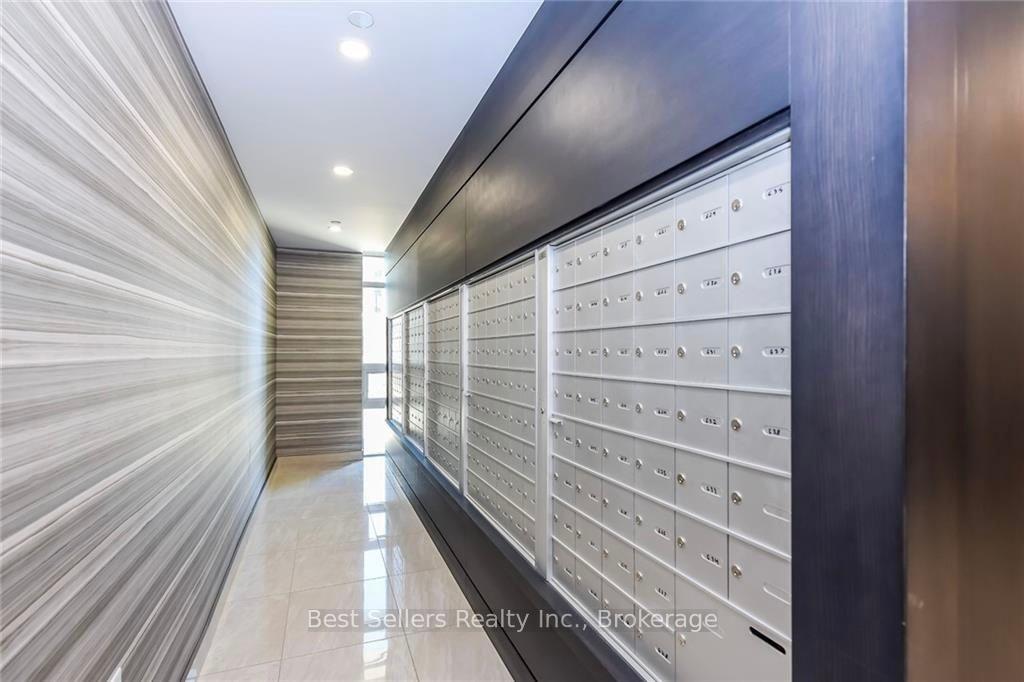 Photo 4 of Unit 208, 125 Shoreview Place, Hamilton, Lakeshore — HOMEH