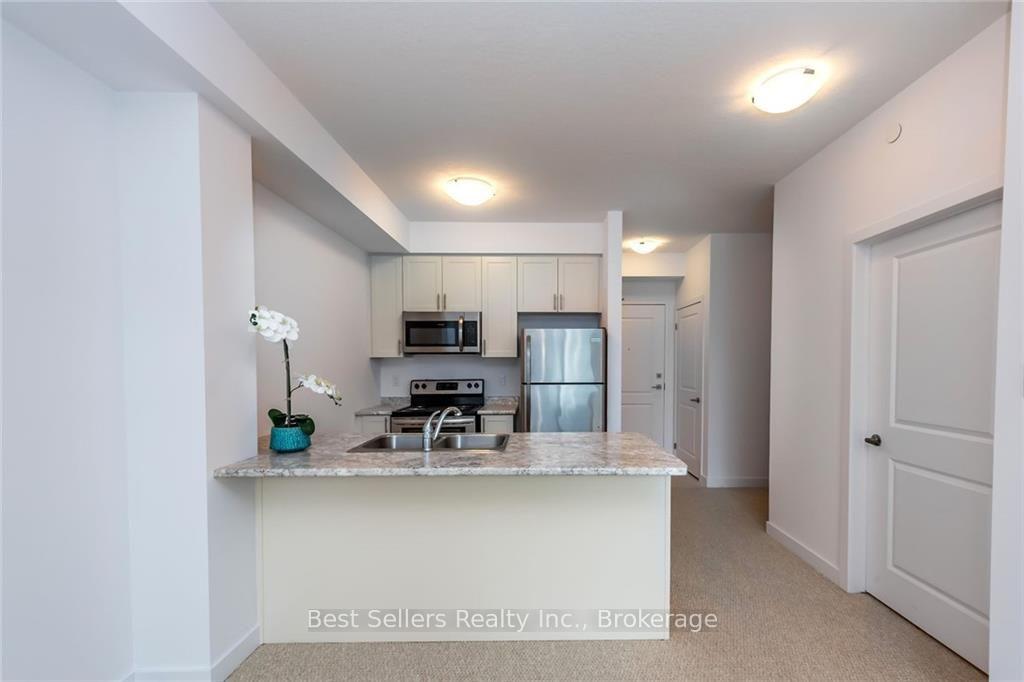 Photo 6 of Unit 208, 125 Shoreview Place, Hamilton, Lakeshore — HOMEH
