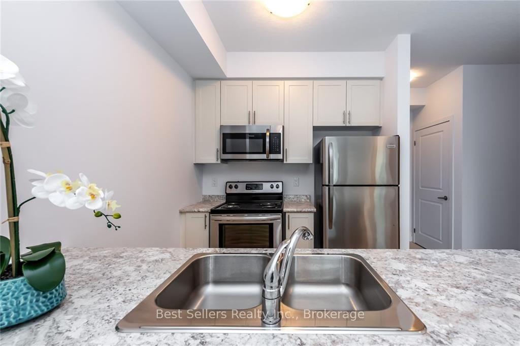 Photo 7 of Unit 208, 125 Shoreview Place, Hamilton, Lakeshore — HOMEH