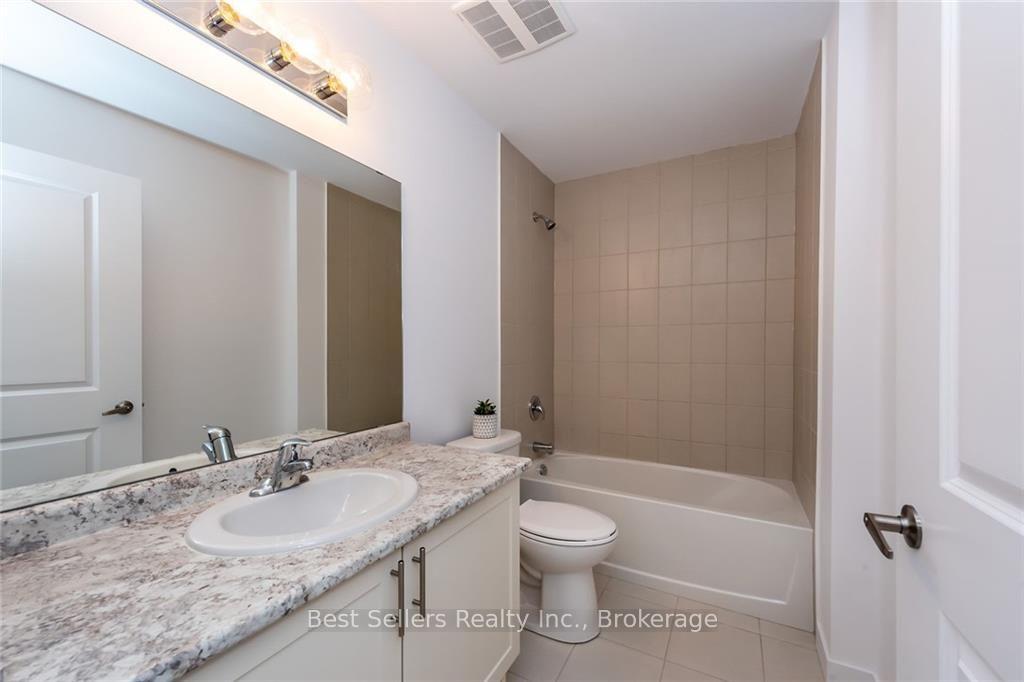 Photo 12 of Unit 208, 125 Shoreview Place, Hamilton, Lakeshore — HOMEH