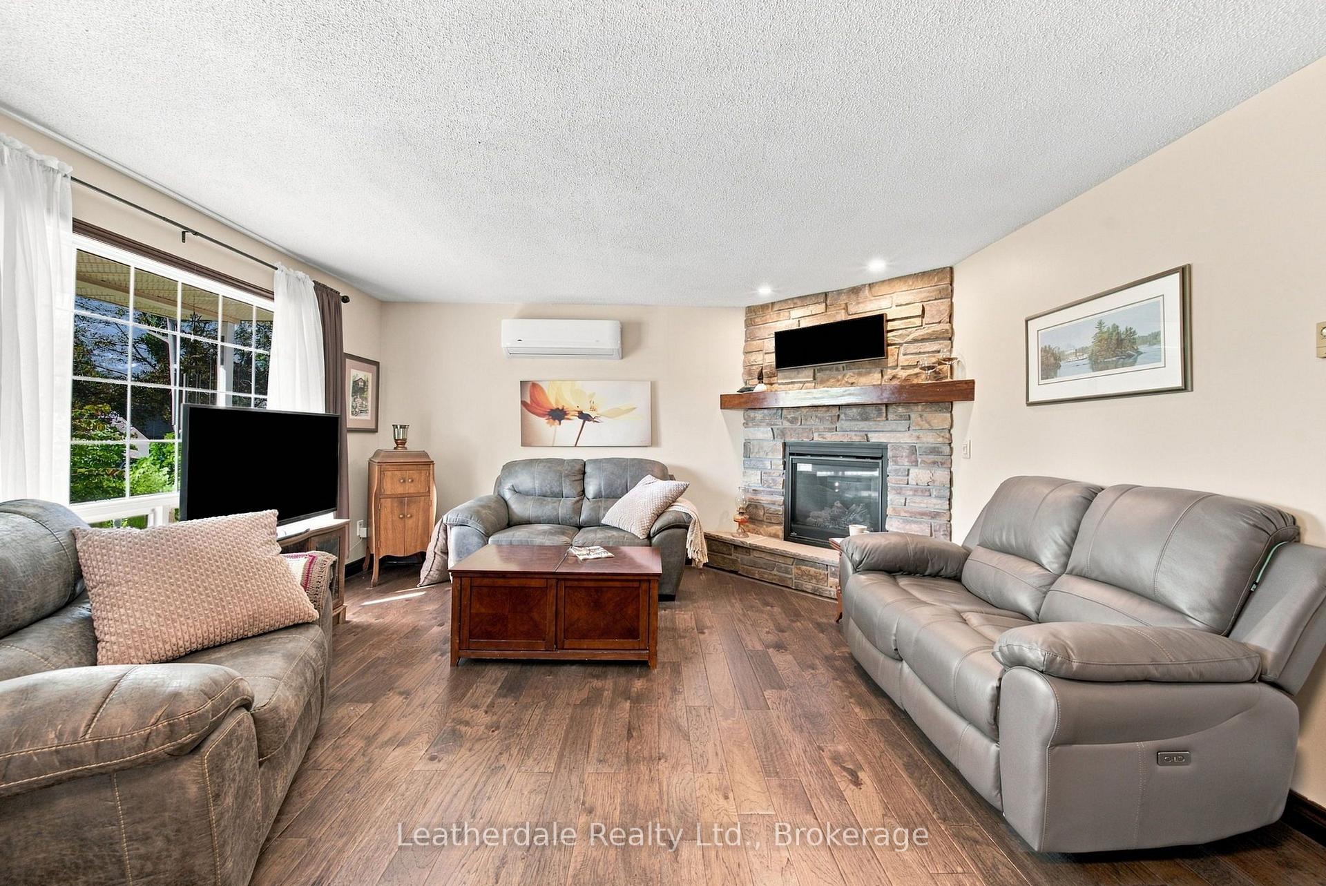 Photo 5 of 354 Arthur Street, Orillia — HOMEH