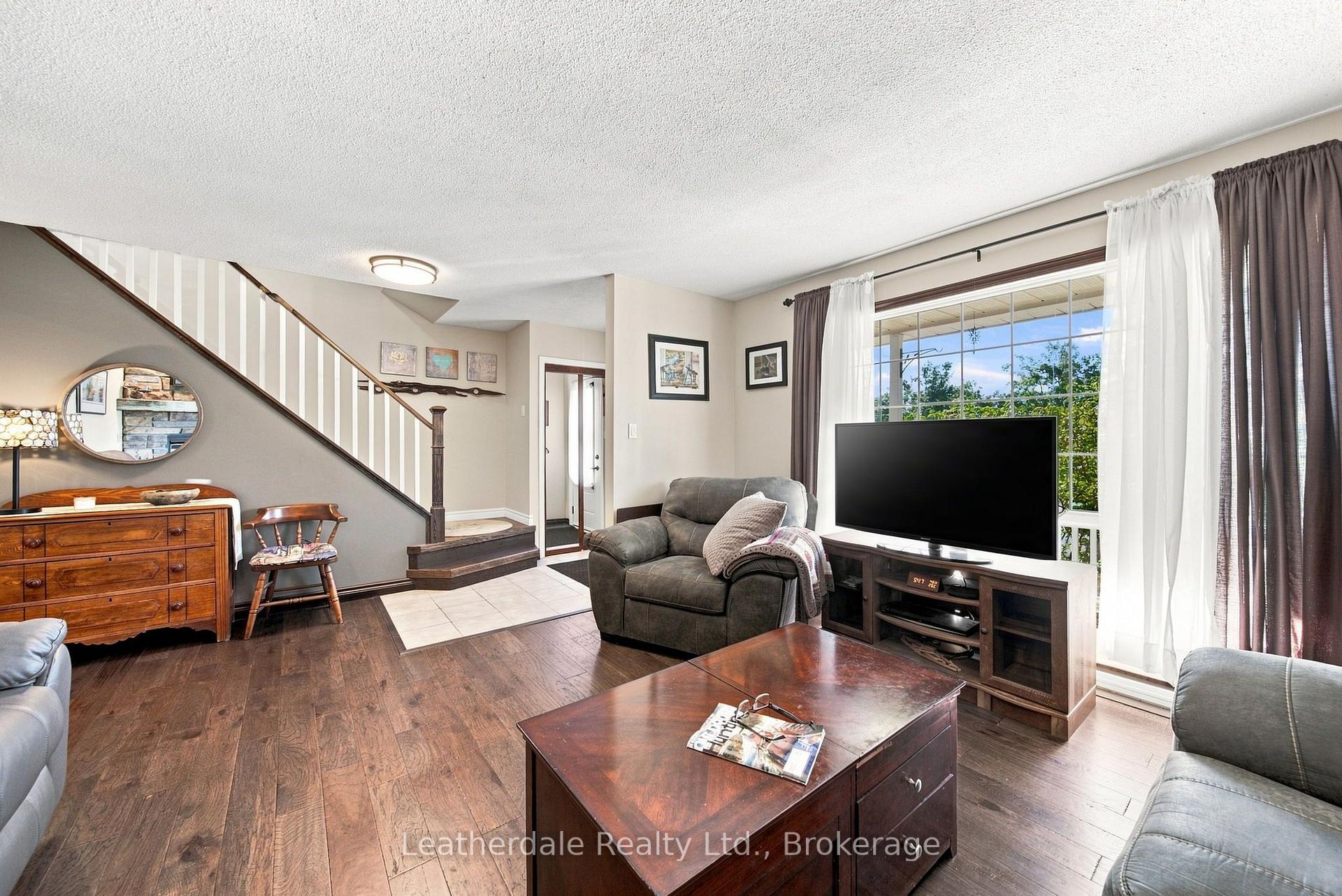 Photo 6 of 354 Arthur Street, Orillia — HOMEH