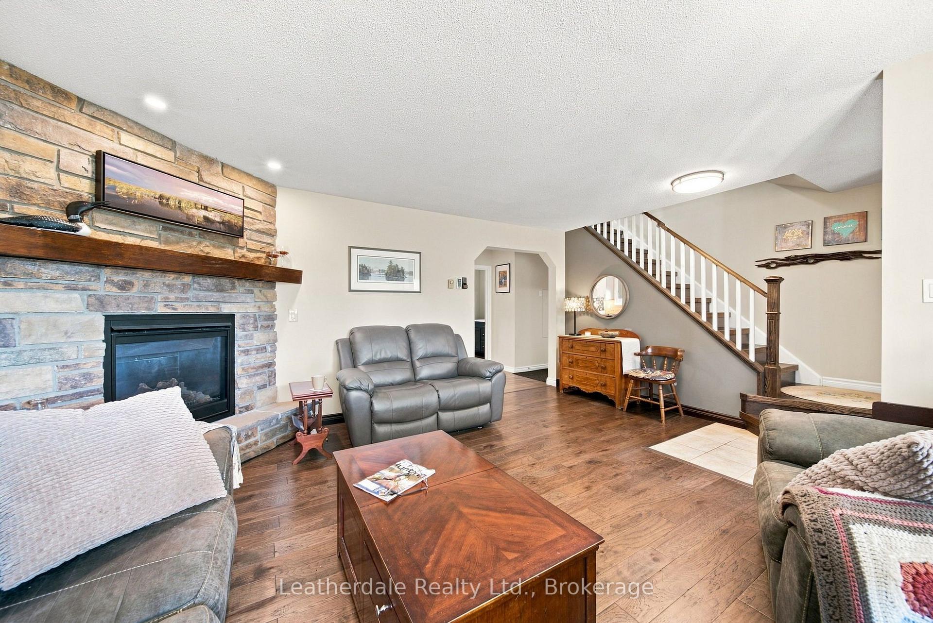 Photo 7 of 354 Arthur Street, Orillia — HOMEH