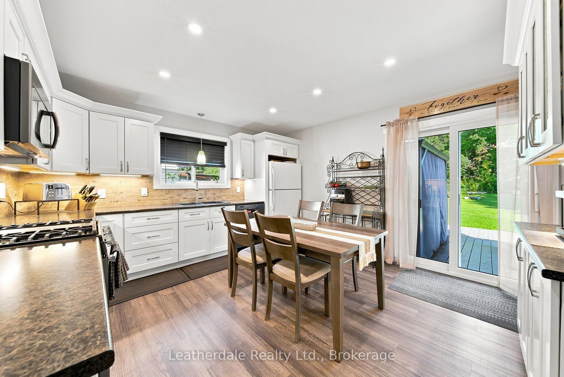 Photo 8 of 354 Arthur Street, Orillia — HOMEH